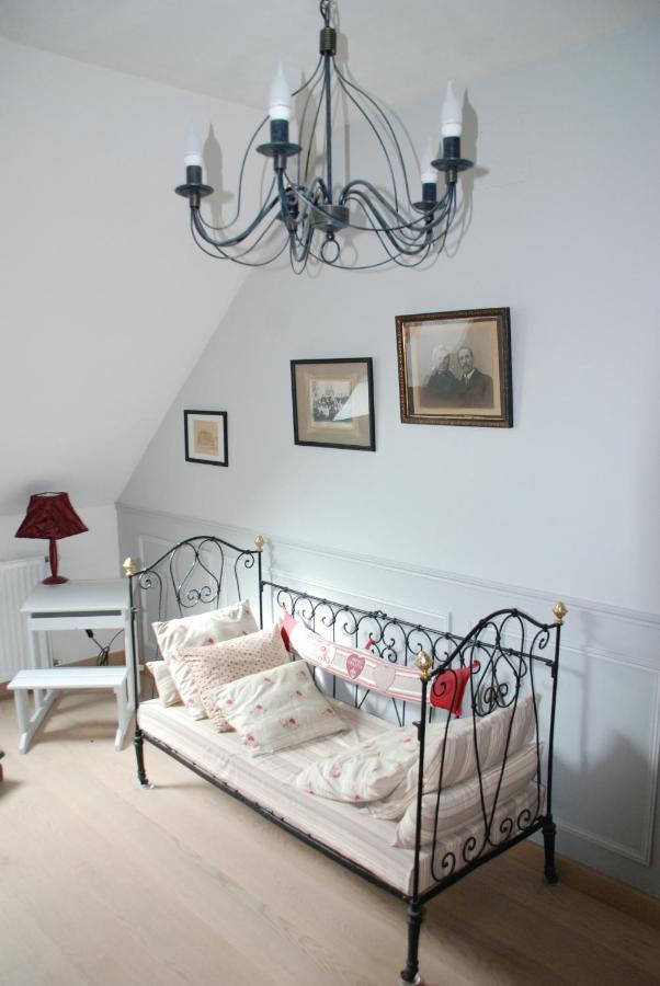 Chambre D'Hotes "Les Paturelles" Fougeres-sur-Bievre Екстериор снимка