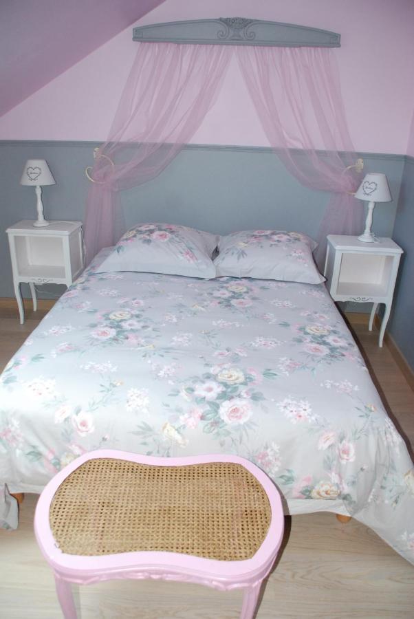 Chambre D'Hotes "Les Paturelles" Fougeres-sur-Bievre Екстериор снимка