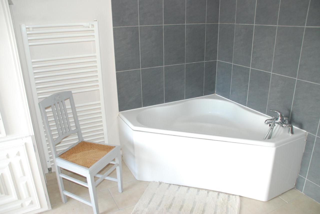 Chambre D'Hotes "Les Paturelles" Fougeres-sur-Bievre Екстериор снимка