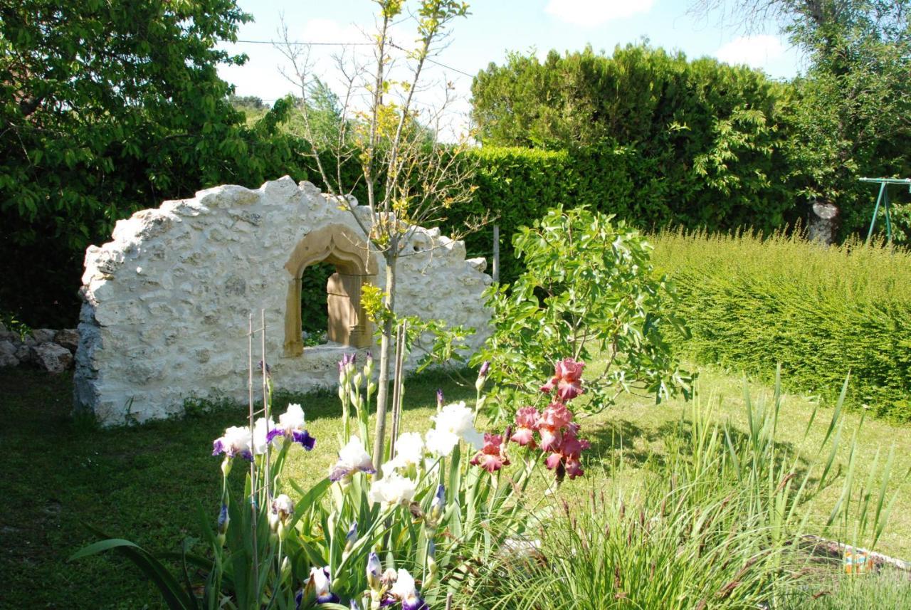 Chambre D'Hotes "Les Paturelles" Fougeres-sur-Bievre Екстериор снимка